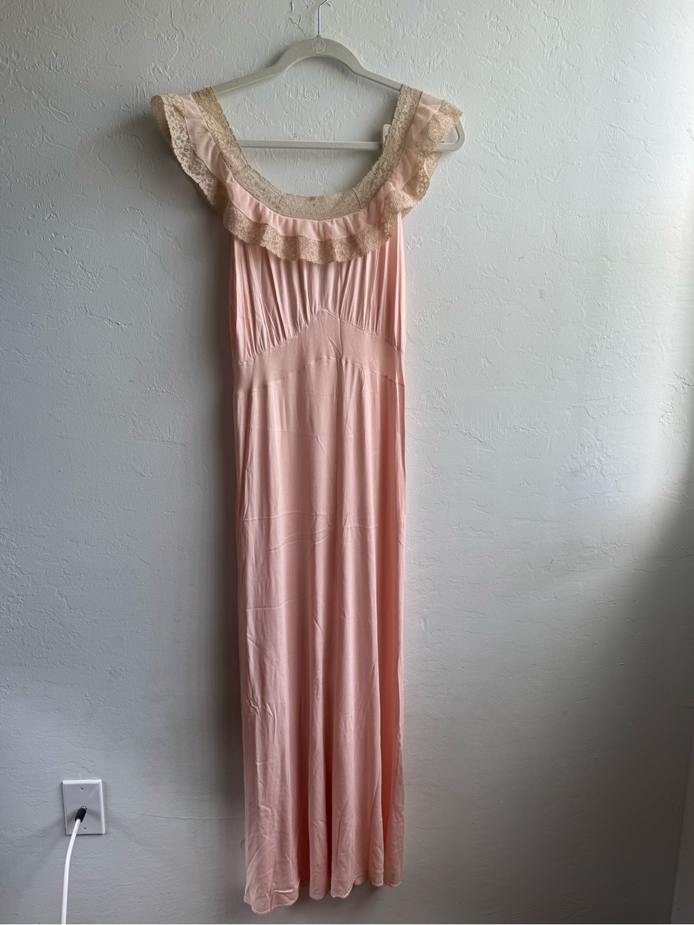 Vintage 1940s Van Raalte Pink lace trim nightgown with ruffled neckline and lace
